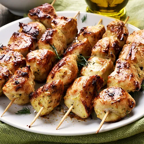 Brochetas de Pollo con Mantequilla de Hierbas